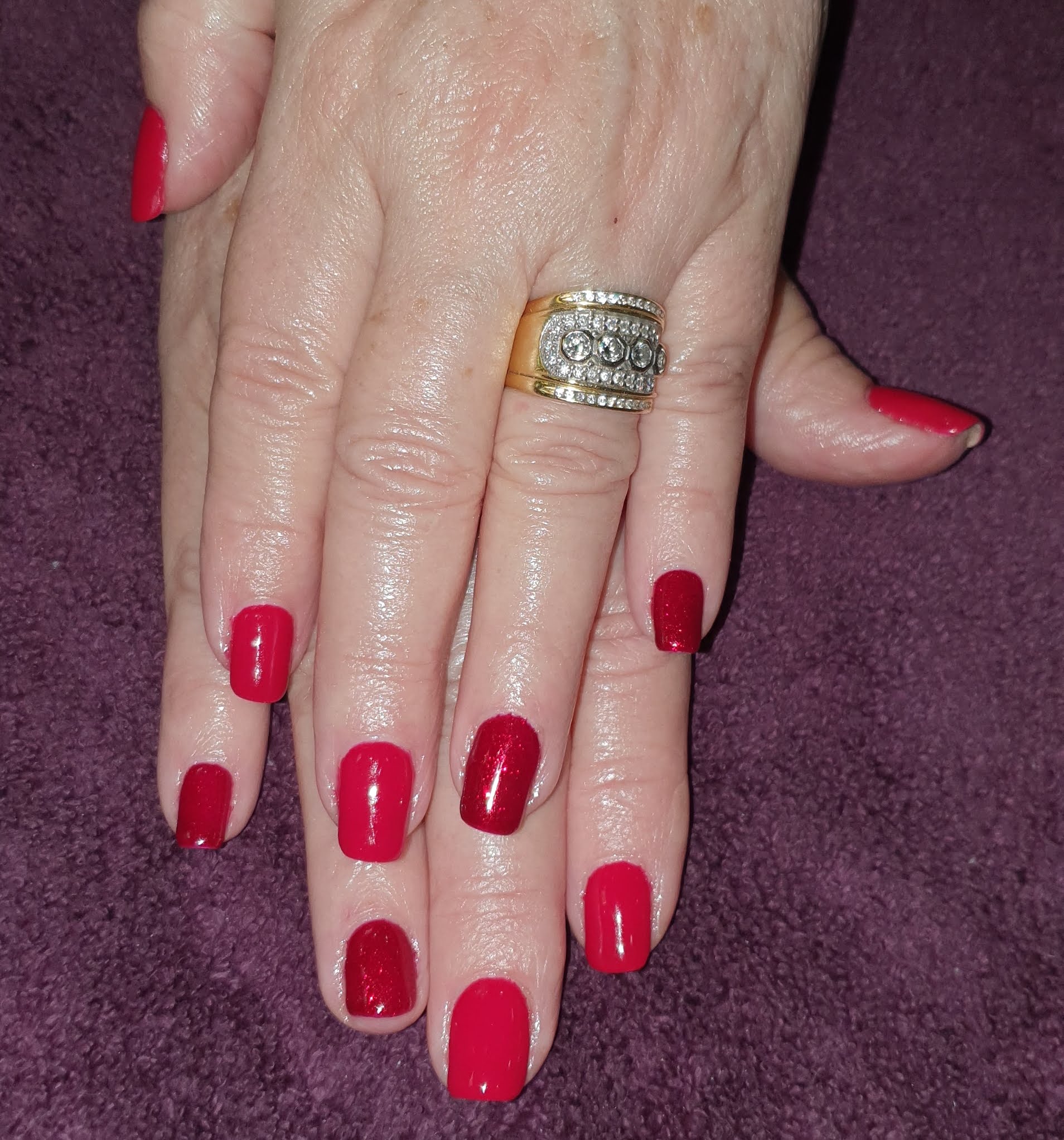 Rode gellak, gezet bij Beautify Me by B